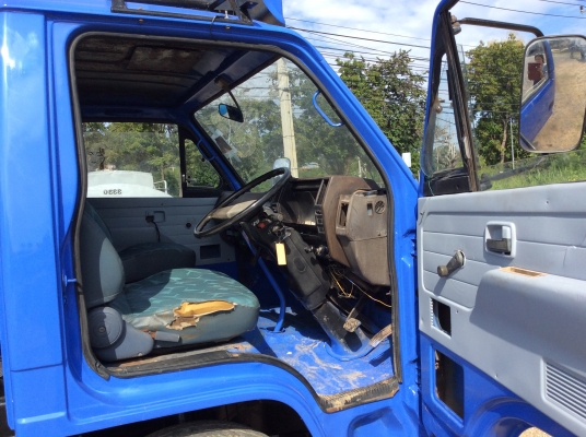 รถบรรทุก 6 ล้อ ISUZU NPR เครื่อง 4BD1 115 แรง ปี 44 (หัวครัชซี)