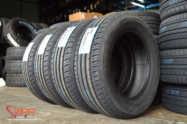 TOYO CF2 215/60R16 เส้นละ 4,000 บาท