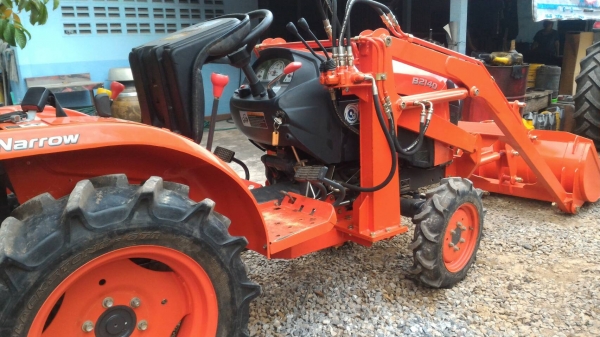 ขายรถไถพร้อมตัวตัก KUBOTA B2140 บุ้งกี๋ใหม่ สนใจสอบถาม 0818618678 ขายรถไถพร้อมตัวตัก KUBOTA B2140 บุ้งกี๋ใหม่ สนใจสอบถาม 0818618678