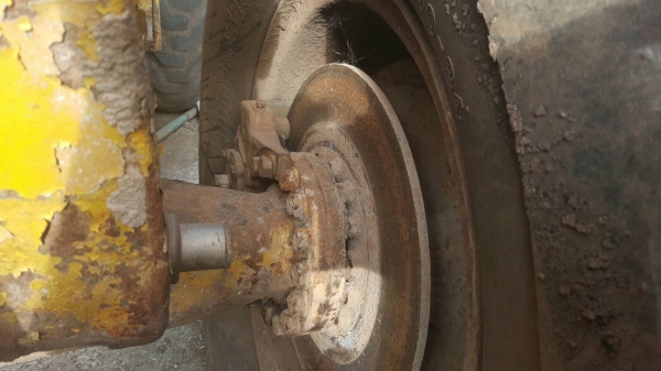 ขายตามสภาพ รถตัก CAT 920 ดิสเบรค เอวอ่อน เครื่องหลวมยกลงยังไม่ได้ซ่อม เกียร์ดี ยางดีทั้ง 4 เส้น ราคาต่อรองได้