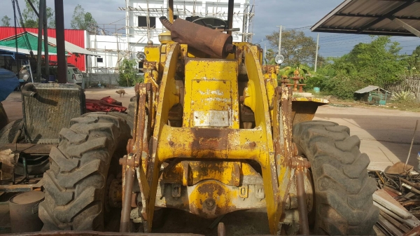 ขายตามสภาพ รถตัก CAT 920 ดิสเบรค เอวอ่อน เครื่องหลวมยกลงยังไม่ได้ซ่อม เกียร์ดี ยางดีทั้ง 4 เส้น ราคาต่อรองได้