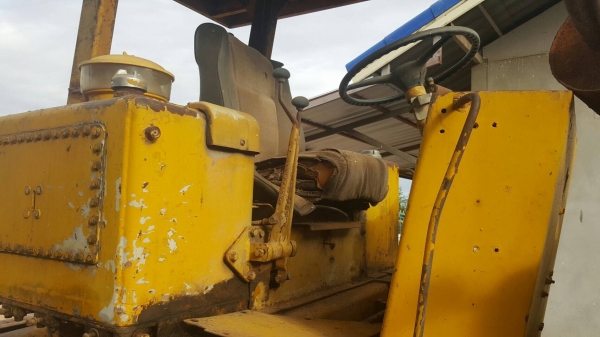 ขายตามสภาพ รถตัก CAT 920 ดิสเบรค เอวอ่อน เครื่องหลวมยกลงยังไม่ได้ซ่อม เกียร์ดี ยางดีทั้ง 4 เส้น ราคาต่อรองได้