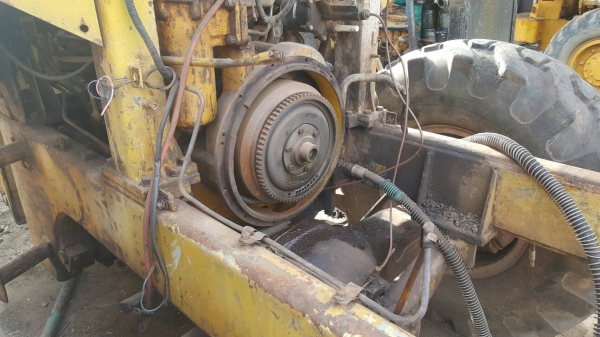 ขายตามสภาพ รถตัก CAT 920 ดิสเบรค เอวอ่อน เครื่องหลวมยกลงยังไม่ได้ซ่อม เกียร์ดี ยางดีทั้ง 4 เส้น ราคาต่อรองได้