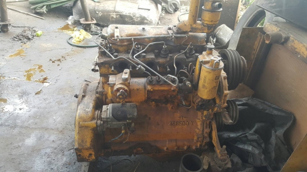 ขายตามสภาพ รถตัก CAT 920 ดิสเบรค เอวอ่อน เครื่องหลวมยกลงยังไม่ได้ซ่อม เกียร์ดี ยางดีทั้ง 4 เส้น ราคาต่อรองได้