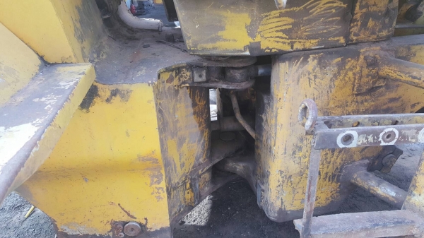 ขายตามสภาพ รถตัก CAT 920 ดิสเบรค เอวอ่อน เครื่องหลวมยกลงยังไม่ได้ซ่อม เกียร์ดี ยางดีทั้ง 4 เส้น ราคาต่อรองได้