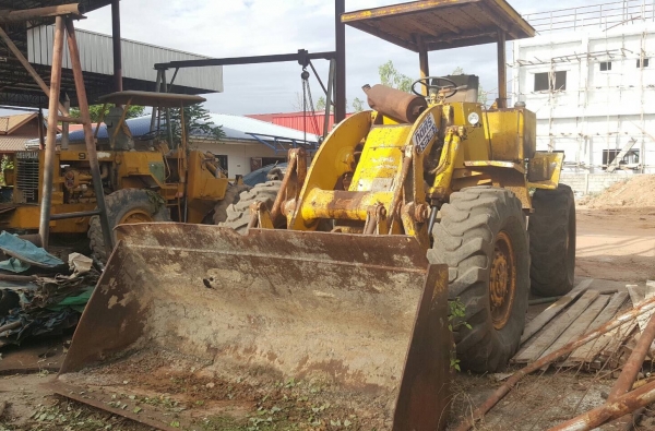ขายตามสภาพ รถตัก CAT 920 ดิสเบรค เอวอ่อน เครื่องหลวมยกลงยังไม่ได้ซ่อม เกียร์ดี ยางดีทั้ง 4 เส้น ราคาต่อรองได้