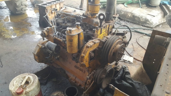 ขายตามสภาพ รถตัก CAT 920 ดิสเบรค เอวอ่อน เครื่องหลวมยกลงยังไม่ได้ซ่อม เกียร์ดี ยางดีทั้ง 4 เส้น ราคาต่อรองได้