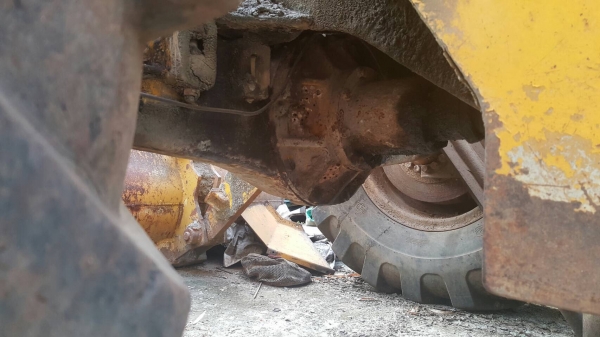 ขายตามสภาพ รถตัก CAT 920 ดิสเบรค เอวอ่อน เครื่องหลวมยกลงยังไม่ได้ซ่อม เกียร์ดี ยางดีทั้ง 4 เส้น ราคาต่อรองได้