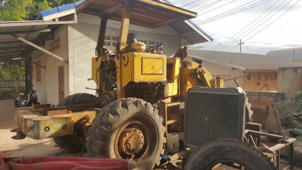 ขายตามสภาพ รถตัก CAT 920 ดิสเบรค เอวอ่อน เครื่องหลวมยกลงยังไม่ได้ซ่อม เกียร์ดี ยางดีทั้ง 4 เส้น ราคาต่อรองได้