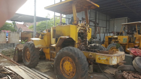 ขายตามสภาพ รถตัก CAT 920 ดิสเบรค เอวอ่อน เครื่องหลวมยกลงยังไม่ได้ซ่อม เกียร์ดี ยางดีทั้ง 4 เส้น ราคาต่อรองได้