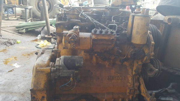 ขายตามสภาพ รถตัก CAT 920 ดิสเบรค เอวอ่อน เครื่องหลวมยกลงยังไม่ได้ซ่อม เกียร์ดี ยางดีทั้ง 4 เส้น ราคาต่อรองได้