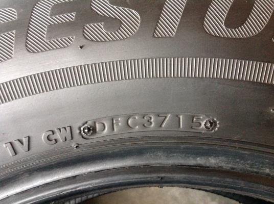 ขายยางBridgestone ep850  255-65-17 ปี15