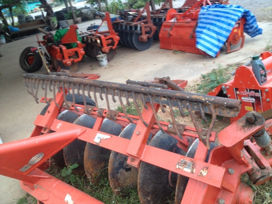 ขายคราดใส่รถไถติดมากับผาน M60