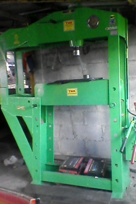 เครื่องอัด60ตันโตโย