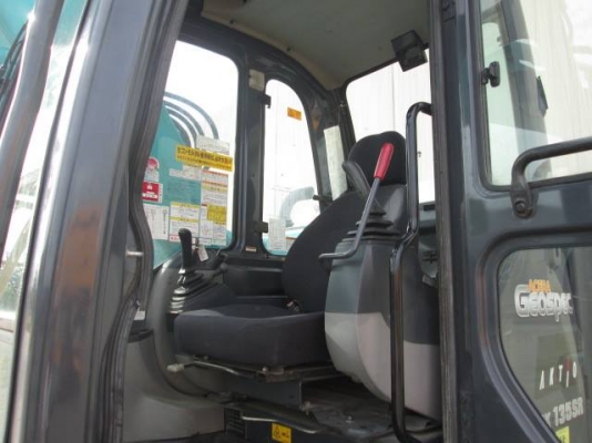 รถแมคโคร ยี่ห้อ Kobelco  Model. SK135SR-2 S/No. YY06-15005 Year. 2009 Hour. 4643