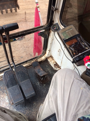 ขายด่วน แบคโอ komatsu. 200 รุ่น5คอนโทนสั่น ใช้งานได้ดีคับท่าน