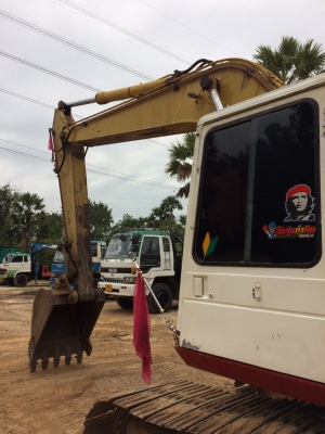 ขายด่วน แบคโอ komatsu. 200 รุ่น5คอนโทนสั่น ใช้งานได้ดีคับท่าน