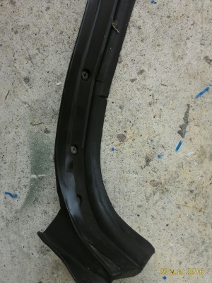 ยางขอบกระจกจิ๊ปมิตซูพร้อมยางร่อง  และยางใต้โครงจอกระจก  cj3b j53-j59