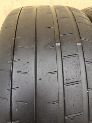 ขายยาง PIRELLI P-ZERO TROFEO R (TREADWEAR 60)235-35-19 ปี15 ดอกเต็ม ไม่มีปะ ไม่มีตำหนิ คู่ละ 4,500 บาท