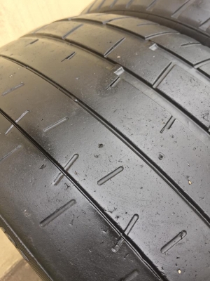 ขายยาง PIRELLI P-ZERO TROFEO R (TREADWEAR 60)235-35-19 ปี15 ดอกเต็ม ไม่มีปะ ไม่มีตำหนิ คู่ละ 4,500 บาท