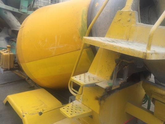 ขายโม่ปูน บรรจุได้ 2.5 คิว  เก่าจากนอก ยังไม่เคยใช้งาน ขายราคาถูก 210,000บาท