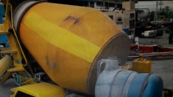 ขายโม่ปูน บรรจุได้ 2.5 คิว  เก่าจากนอก ยังไม่เคยใช้งาน ขายราคาถูก 210,000บาท