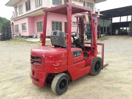 ขายรถยก MITSUBISHI  FD20 เครื่องดีเซล S45 เกียร์ธรรมดา ยางตันหน้าหลัง เสาสูง 3 เมตร ยกได้ 2 ตัน ติดต่อ 089-7949488