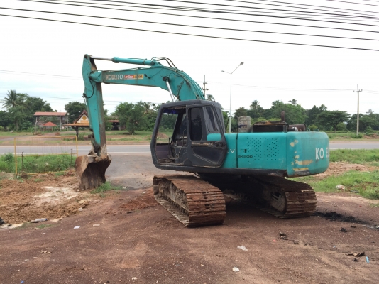 ขายSH200A SUMITOMO ราคา 650.000บาทต่อรองได้สนใจลองขับ รถอยู่อ.พังโคน จ.สกลนครโทร0895770265 ติดถนนสายสกล-อุดร