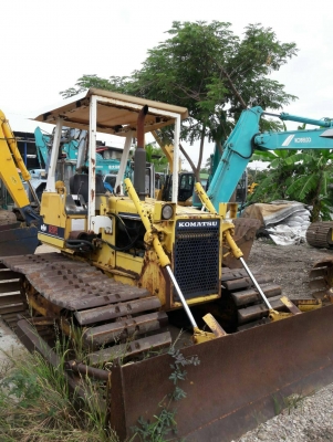 ขายค่ะ..KOMATSU D20PL-6  เก่าญี่ปุ่นแท้..สภาพสวย..เครื่องปั๊มดี  ระบบคล่อง..โทร..089-3818694  ดวงนภา