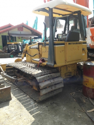 ขาย MITSUBISHI  BD2H  เก่าญี่ปุ่นแท้...สภาพสวย...เครื่องปั๊มดี....ลองระบบกันได้ทุกวัน  โทร..089-3818694  ดวงนภา