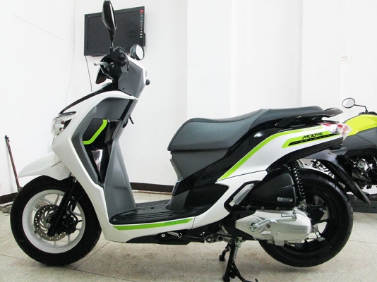 (โอนฟรี) ขาย Honda Moove ปี 2016 ไมล์แท้ 1717 กม ตัวใหม่ล่าสุดล้อ 2 สี มีระบบ Idling Stop รถหัวฉีดประหยัดน้ำมัน สภาพสวยเดิมๆ มีกุญแจแท้ 2 ดอก (โอนฟรี) ขาย Honda Moove ปี 2016 ไมล์แท้ 1717 กม ตัวใหม่ล่าสุดล้อ 2 สี มีระบบ Idling Stop รถหัวฉีดประหยัดน้ำมัน สภาพสวยเดิมๆ มีกุญแจแท้ 2 ดอก