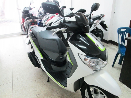 (โอนฟรี) ขาย Honda Moove ปี 2016 ไมล์แท้ 1717 กม ตัวใหม่ล่าสุดล้อ 2 สี มีระบบ Idling Stop รถหัวฉีดประหยัดน้ำมัน สภาพสวยเดิมๆ มีกุญแจแท้ 2 ดอก (โอนฟรี) ขาย Honda Moove ปี 2016 ไมล์แท้ 1717 กม ตัวใหม่ล่าสุดล้อ 2 สี มีระบบ Idling Stop รถหัวฉีดประหยัดน้ำมัน สภาพสวยเดิมๆ มีกุญแจแท้ 2 ดอก