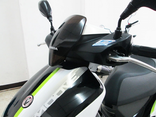 (โอนฟรี) ขาย Honda Moove ปี 2016 ไมล์แท้ 1717 กม ตัวใหม่ล่าสุดล้อ 2 สี มีระบบ Idling Stop  รถหัวฉีดประหยัดน้ำมัน สภาพสวยเดิมๆ มีกุญแจแท้ 2 ดอก