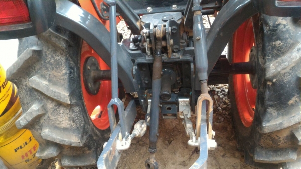 ขายรถไถ KUBOTA B2140 180ชั่วโมง พร้อมบุ้งกี๋ใหม่ ราคา 270,000 มีเล่มทะเบียนพร้อมโอน มีรถขนส่งบริการ สนใจสอบถามได้ DC Tractor Rayong อ.แกลง ระยอง 0818618678, 0899347475 id line=0818618678 id line=0899347475 https://www.facebook.com/DC-Tractor-Rayong-307154