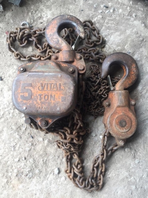 ขายรอกมือสาว VITAL 5 ตัน กับรอกมือโยก 3.2ตัน