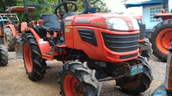 ขายรถไถ KUBOTA B2420 599ชั่วโมง ราคา 165,000 มีเล่มทะเบียนพร้อมโอน มีรถขนส่งบริการ สนใจสอบถามได้ DC Tractor Rayong อ.แกลง ระยอง 0818618678, 0899347475 id line=0818618678 id line=0899347475 https://www.facebook.com/DC-Tractor-Rayong-307154532717928/