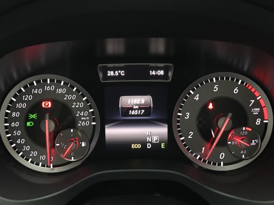 BENZ A180 AMG SPORT 2015 สีเทา รถมือเดียว วิ่งน้อย ถูกสุดในตลาด