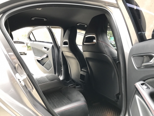 BENZ A180 AMG SPORT 2015 สีเทา รถมือเดียว วิ่งน้อย ถูกสุดในตลาด
