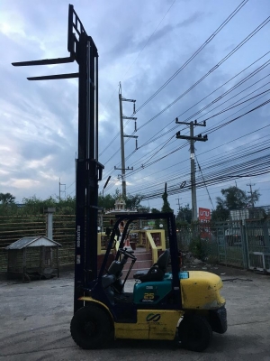 ขาย komatsu 2.5t เสา 5m