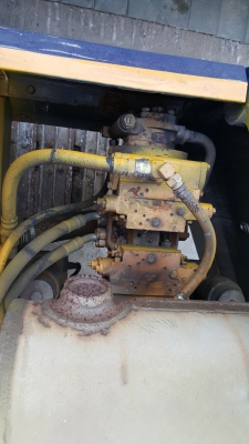 ขายรถนำเข้าเก่าญี่ปุ่นแท้ KOMATSU PC60 รุ่น 5 ทำสีแล้ว พร้อมใช้งาน ขายรถนำเข้าเก่าญี่ปุ่นแท้ KOMATSU PC60 รุ่น 5 ทำสีแล้ว พร้อมใช้งาน