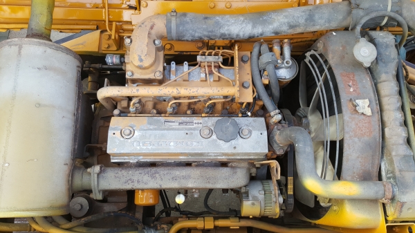 ขายรถนำเข้าเก่าญี่ปุ่นแท้ KOMATSU PC60 รุ่น 5 ทำสีแล้ว พร้อมใช้งาน ขายรถนำเข้าเก่าญี่ปุ่นแท้ KOMATSU PC60 รุ่น 5 ทำสีแล้ว พร้อมใช้งาน