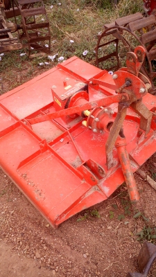 เครื่องตัดหญ้ารถไถ