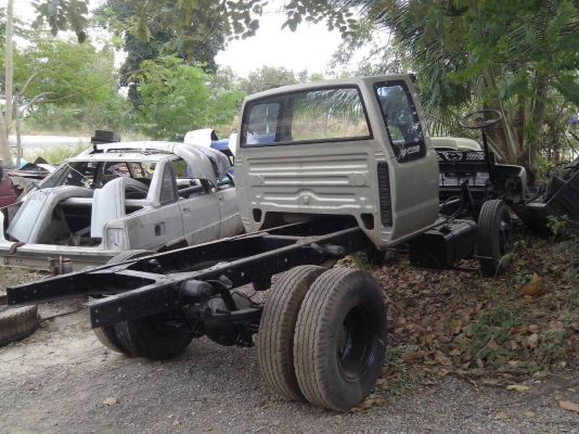 คัซซีรถหกล้ออีซูซุ100แรง ไม่มีผุราคาเร้าใจถูกๆ