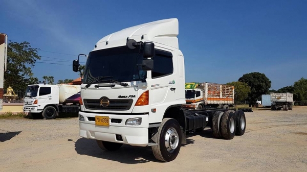 ขายหัวคัทซีสิบล้อ HINO MEGA เครื่อง 320 แรง ปี 49 เครื่องดี ยางดี มีระบบลากพ่วง ทะเบียนพร้อม