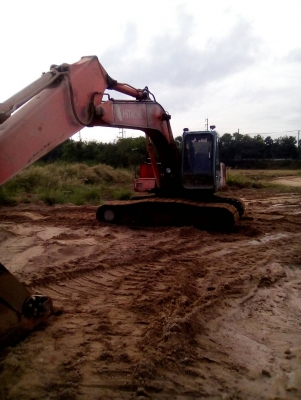 ขาย,,ตัดราคาพ่อค้า รถแบ็คโฮ HITACHI EX200-3  ไฟฟ้าครบ,,ไม่มีเอกสาร,, ขายราคา360,000 บาท รถจอดระยอง,, สนใจ 0835601591 หรือ 0903494058