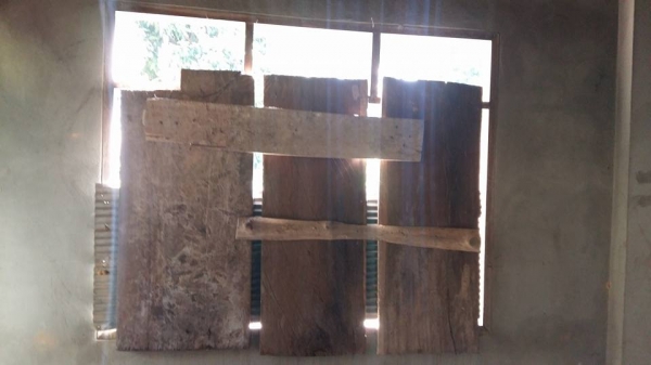 ขายบ้านไม้เรือนเก่าไม้เป็นไม้เนื้อแข็งทั้งหลังครับ