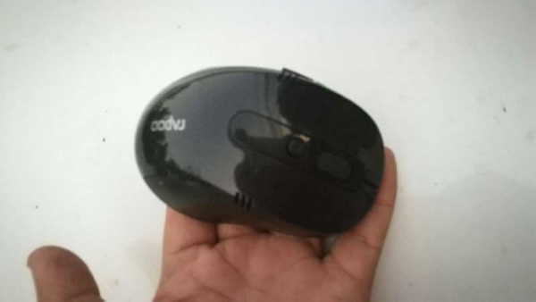 ขาย 220 บาทส่งฟรีโทร 083-2000058 เม้าท์ไร้สาย rapoo ปรับความละเอียดได้ 3ระดับ ต่อใช้งานได้เลย มีสีดำ