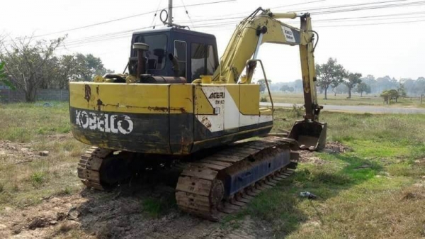 ขาย 595,000 KOBELCO SK100 MARK 2   เครื่องเดิม ปั้มดี ช่วงล่างเต็ม เอกสารอินวอย  รถอยู่ จ.ร้อยเอ็ด 090-772-3710 090-772-3708