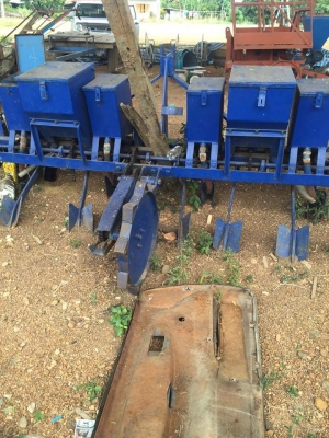 เครื่องหยอดข้าวโพด ขอบคุณเฮียหมูปากช่องครับ