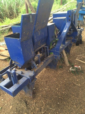 เครื่องหยอดข้าวโพด ขอบคุณเฮียหมูปากช่องครับ